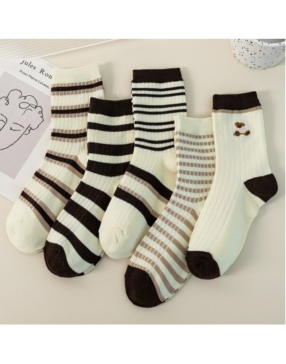 1 pair Women's Bear Socks, Autumn & Winter, Korean Style Mid-Calf, Cute Cartoon, Trendy Japanese-Inspired, Versatile Long Socks for Students