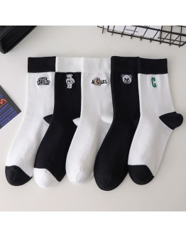 1 pair Moisture-Wicking Mid-Calf Socks, Trendy Striped Athletic Socks for Fall, Breathable & Warm, Casual & Versatile